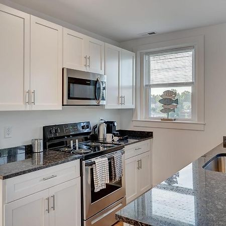 Greatly Located And Elegant 1Br With Parking Appartamento Durham Esterno foto