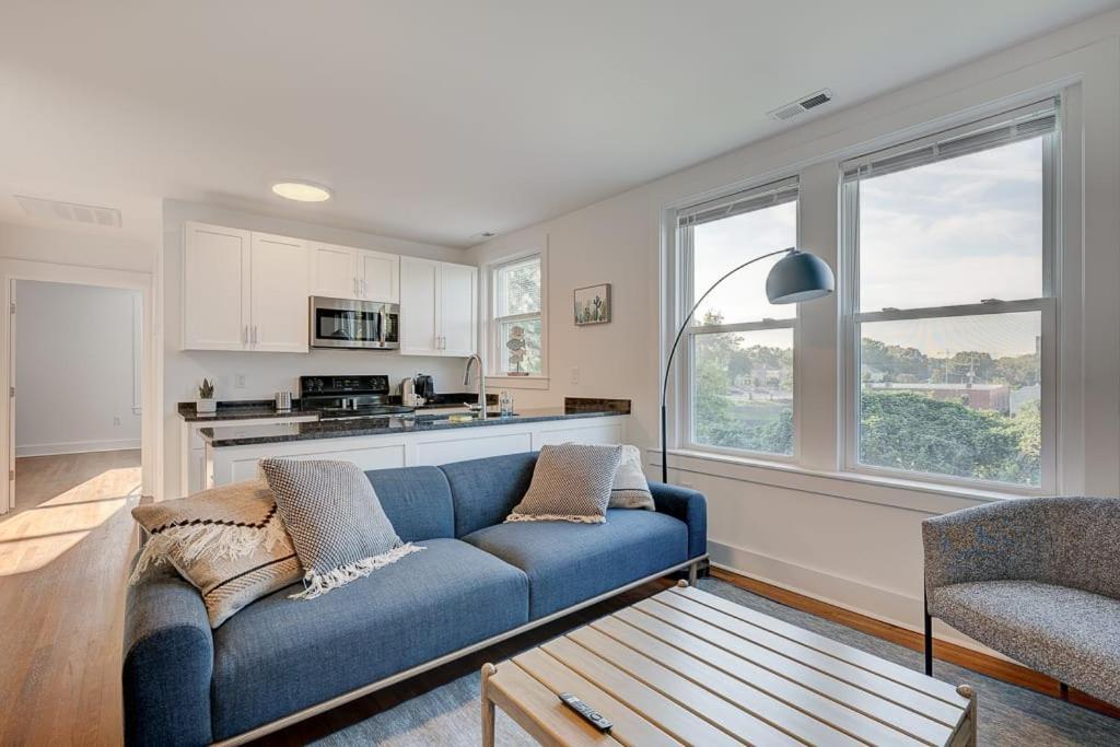 Greatly Located And Elegant 1Br With Parking Appartamento Durham Esterno foto